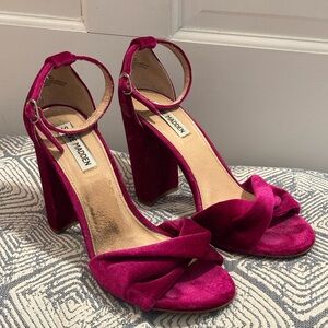 Steve Madden Fuchsia Hot Pink Velvet Clever Block-Heel Sandals Size 9